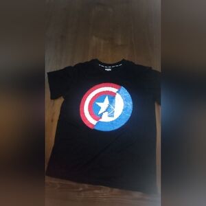 Marvel Boys T-Shirt M Black Graphic Captain America Shield Sequin READ